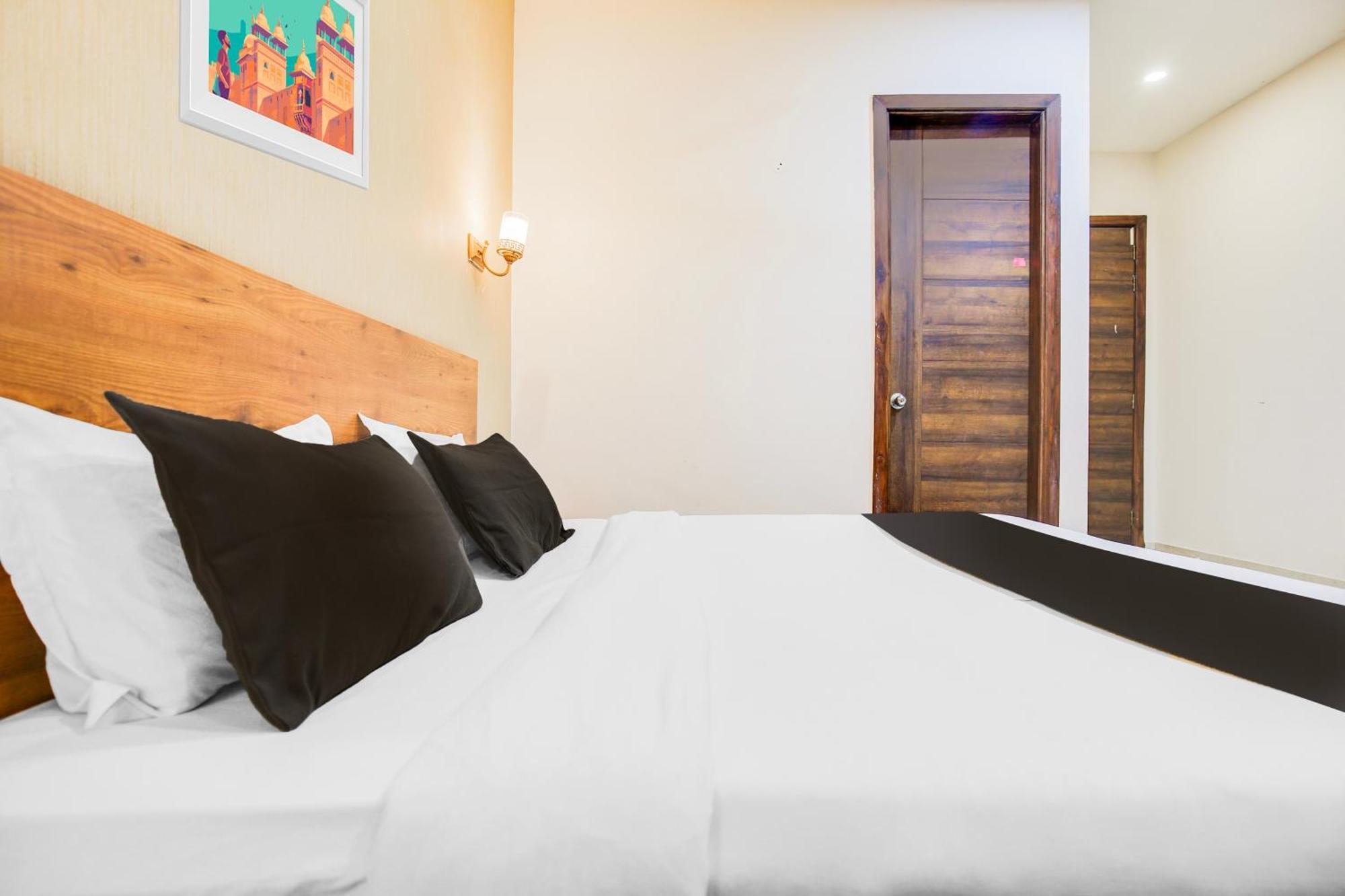 Super Townhouse Grand Fortune Amritsar Ngoại thất bức ảnh
