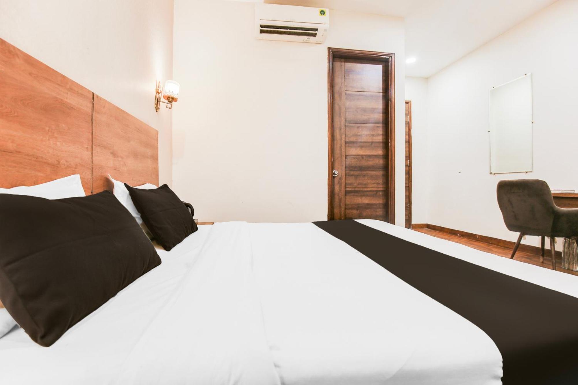 Super Townhouse Grand Fortune Amritsar Ngoại thất bức ảnh